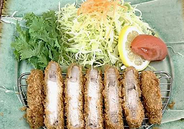 厚切りとんかつ定食