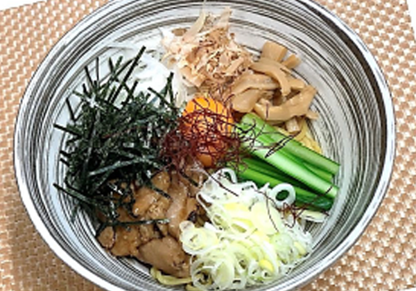 牛もつまぜそば