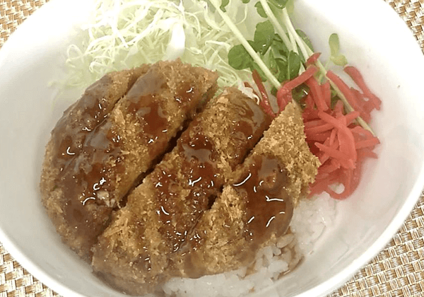 メンチカツ丼